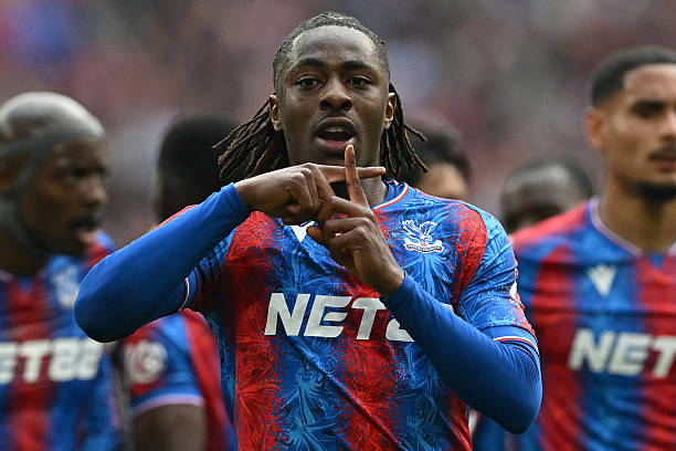 2 chuyên gia trầm trồ với siêu phẩm của Eze