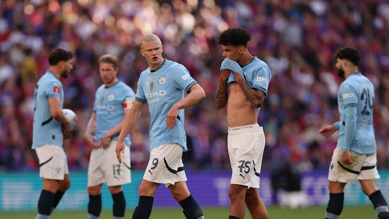 Alan Shearer nghi ngờ tinh thần Haaland sau quả phạt đền gây tranh cãi