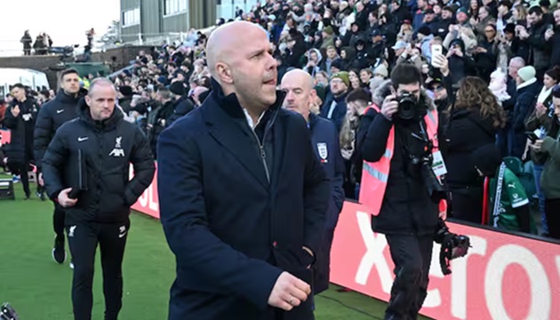 Arne Slot thất vọng sau khi Liverpool thua sốc Plymouth