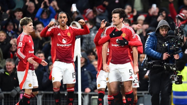 Man United thắng kịch tính Leicester City 2-1 nhờ phút lóe sáng của Harry Maguire