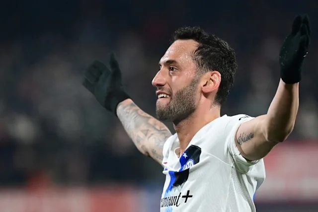 Mourinho quyết tâm đưa Calhanoglu trở lại Fenerbahce với băng đội trưởng