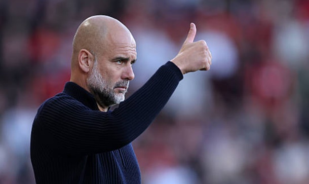 Pep Guardiola ca ngợi cầu thủ huyền thoại của Man City