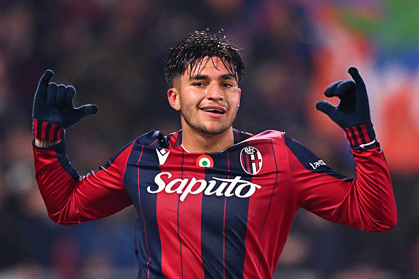 Tại sao Santiago Castro là mảnh ghép lý tưởng để thay thế Delap tại Chelsea?