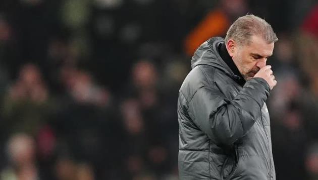 Thời gian không chờ Postecoglou