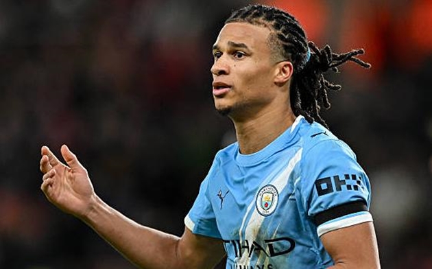 Atletico muốn giải cứu Nathan Ake khỏi Man City