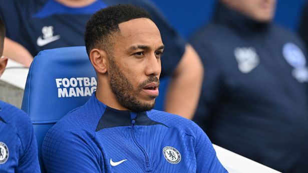 Lý do Aubameyang vắng mặt trận Chelsea thua thảm Man City