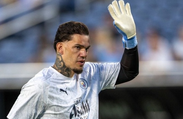Man City mong muốn giữ chân Ederson