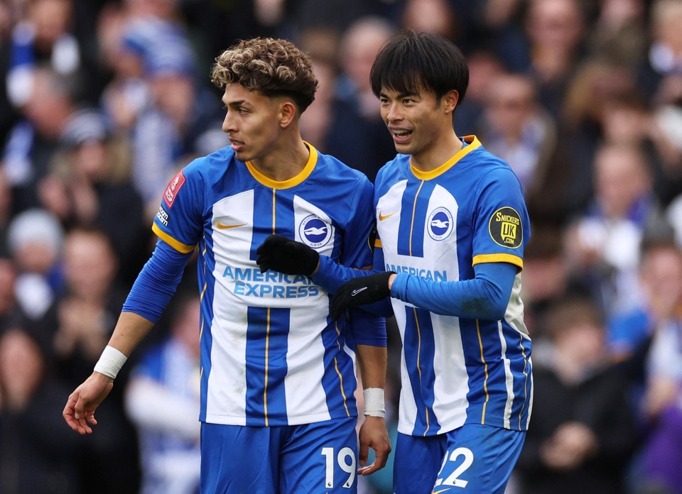 Mitoma ghi bàn trong ngày Brighton vào bán kết FA Cup