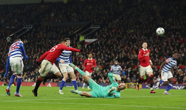 MU thắng Reading: Đẳng cấp Casemiro