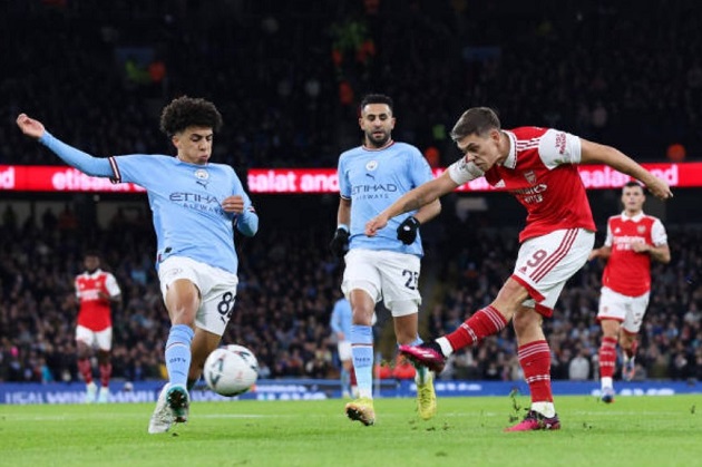 “Trossard đã trông giống một cầu thủ Arsenal”