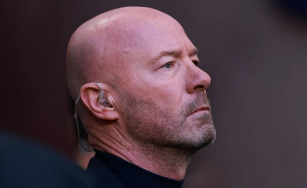 Alan Shearer bất bình khi Man Utd để lộ quá trình đàm phán với HLV