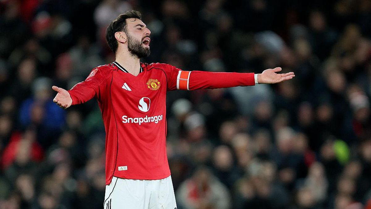 Bruno Fernandes đơn độc gồng gánh Man Utd rệu rã