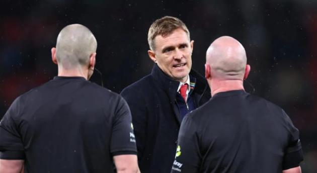 Fletcher nhận thẻ vàng vì làm điều Amorim chưa từng dám làm