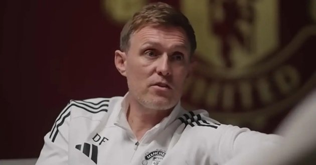 Fletcher yêu cầu sao Man Utd ưỡn ngực đập tan chỉ trích