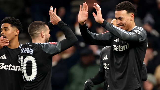 Rogers và Buendia lập công, Aston Villa loại Tottenham khỏi FA Cup