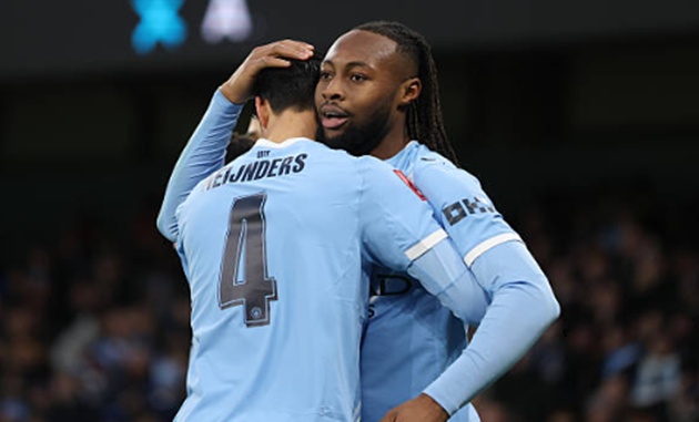 Semenyo rực sáng trong chiến thắng 10-1 của Man City